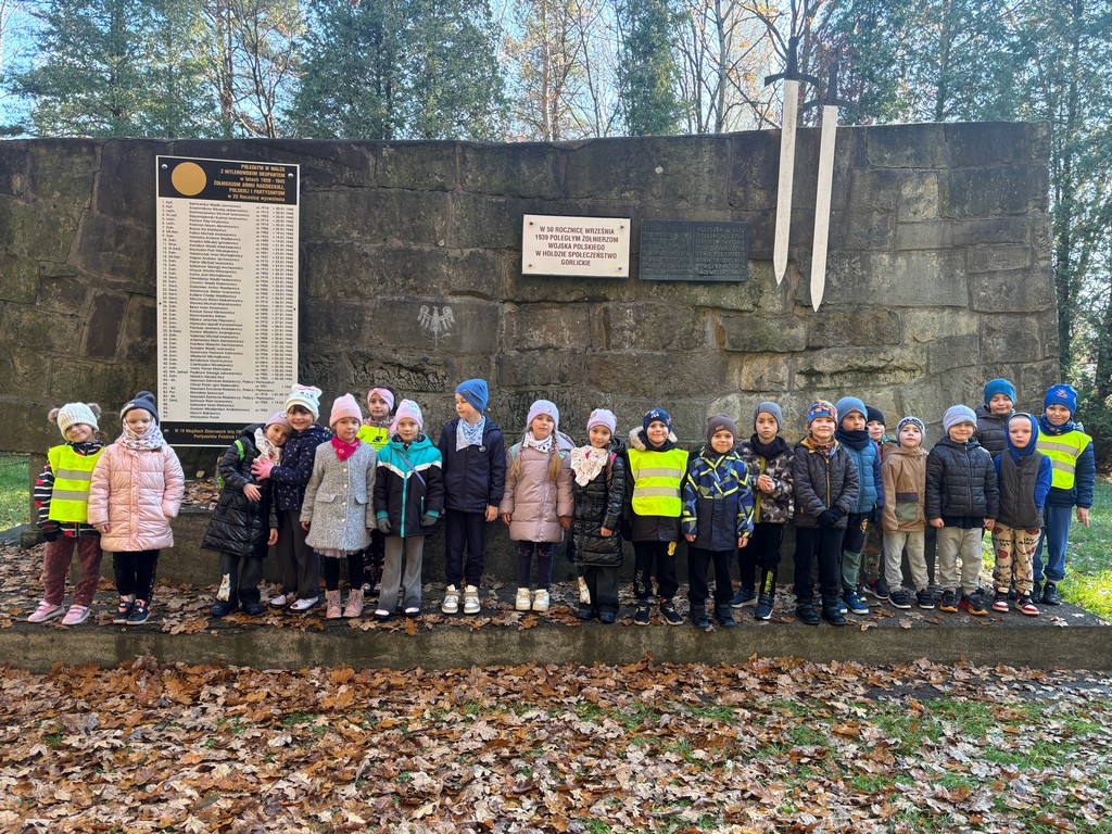 Wizyta na cmentarzu żołnierzy Armii Czerwonej i Wojska Polskiego