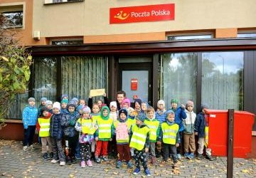 Wizyta przedszkolaków na poczcie